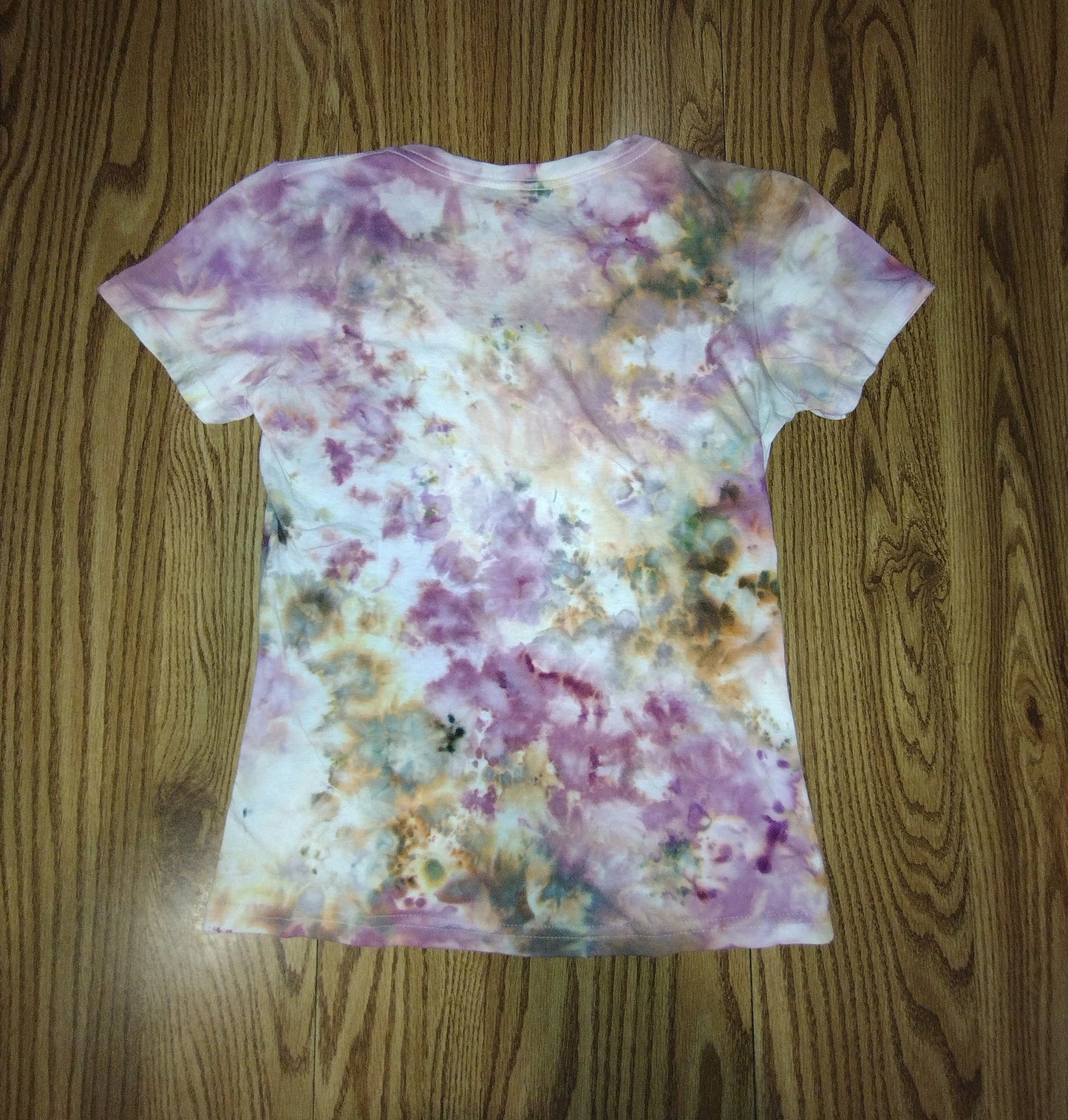 Women's Ice Dye V-neck - Small