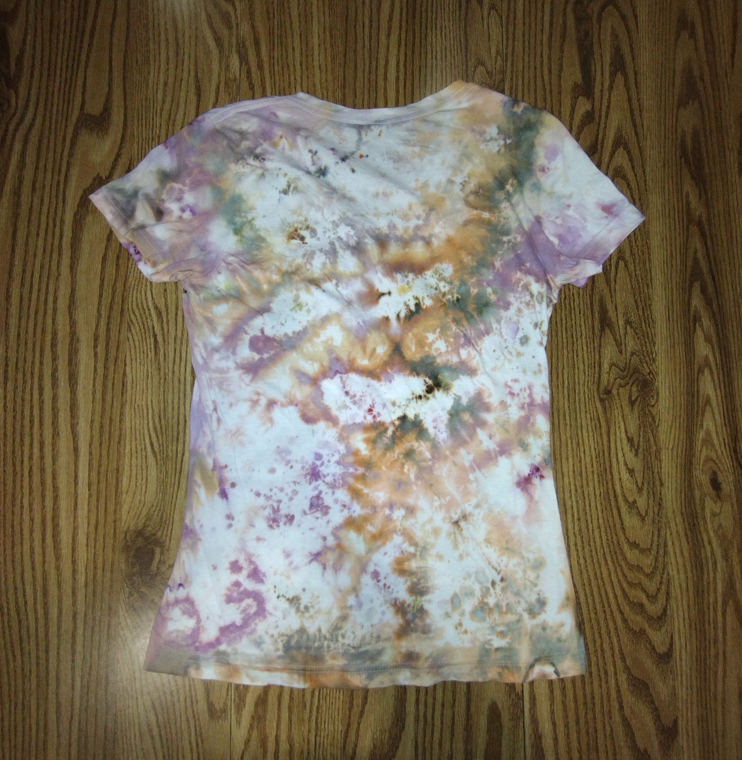 Women's Ice Dye V-neck - Medium