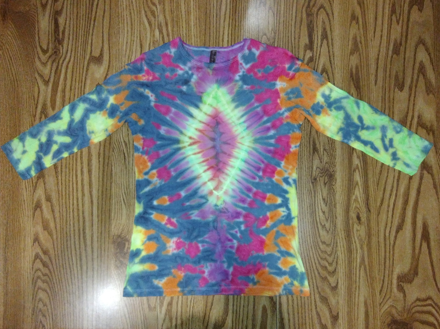 Liquid Dye - Medium 3/4 Sleeve