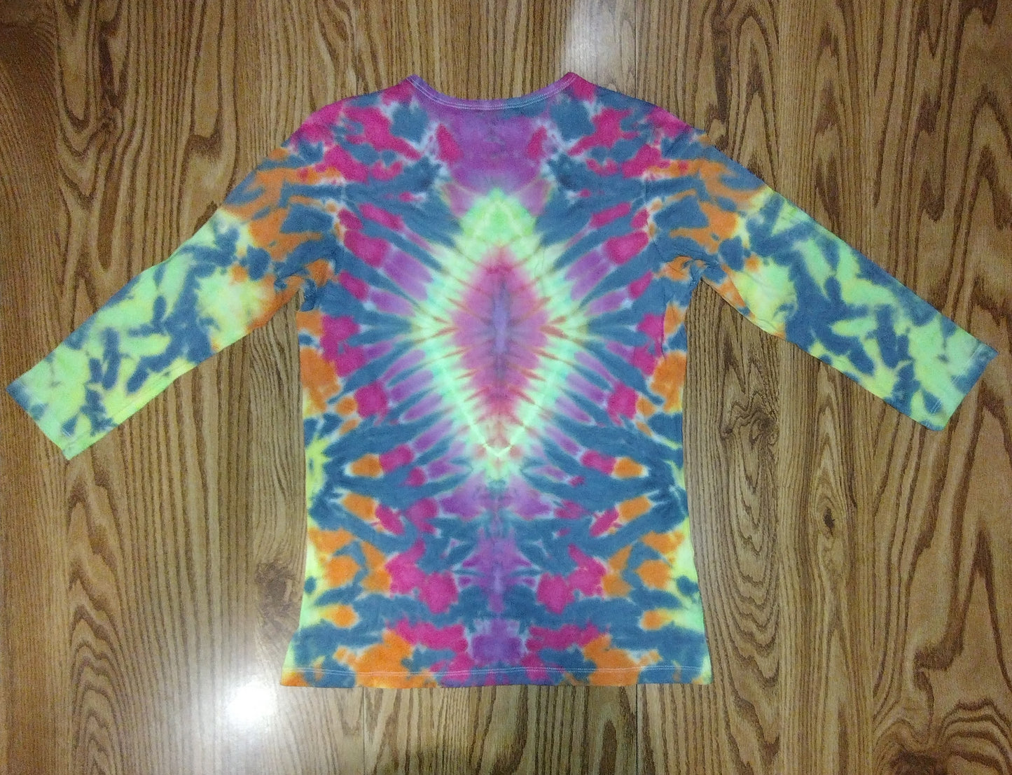 Liquid Dye - Medium 3/4 Sleeve